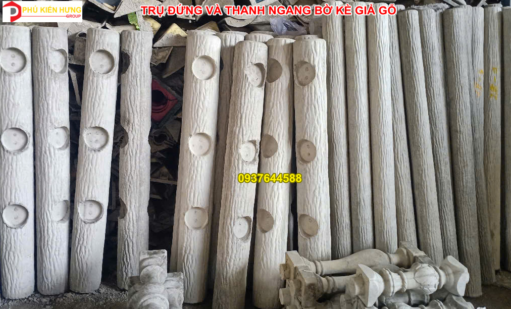TRỤ ĐỨNG VÀ THANH NGANG BỜ KÈ GIẢ GỖ TRÒN